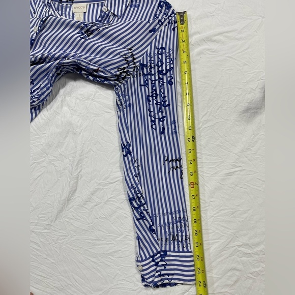 Chico’s High low button up blue white striped script writing top women’s size M - Picture 11 of 15